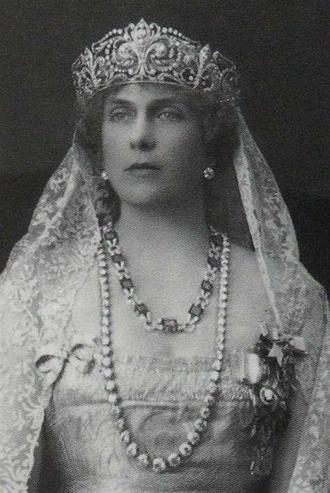 Empress Eugenies Emerald Tiara The Court Jeweller
