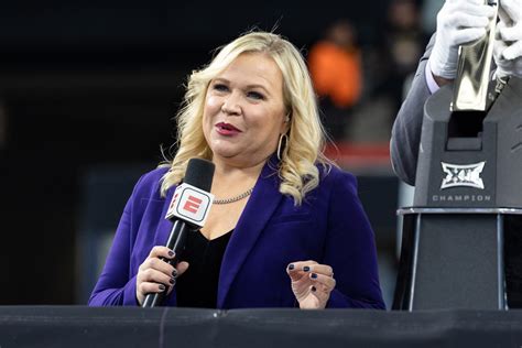 Meet Holly Rowe The Espn Reporter Whose Awkward Live Tv Interview With Nba Stars Jaylin And