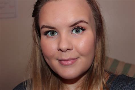 REVIEW: Laura Geller Balance-N-Brighten Foundation | Obsessed By Beauty