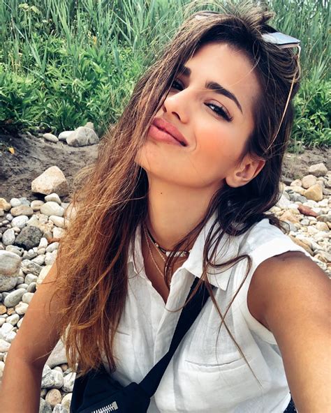 In spanish, you say hermosa or hermoso when you want to call someone beautiful or gorgeous. but there are tons of ways to tell someone they're beautiful in spanish. The most beautiful Spanish girls | Pretty girls
