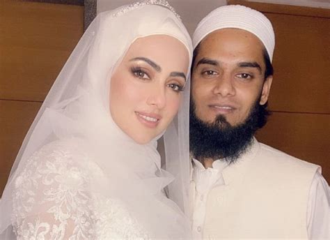 Sana Khan Shares Stunning Pictures With Husband Mufti Anas From Her