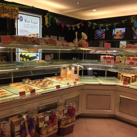 Holland bakery adalah brand untuk jaringan waralaba toko roti modern dengan kualitas premium. Paling Baru Kue Tart Holland Bakery - Alexandra Gardea