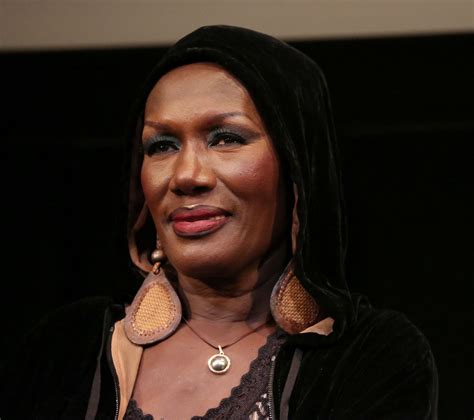 Grace Jones, icône des années 80, a 73 ans : sa vie actuelle, son fils
