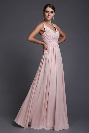 La nouveauté de robe de soirée longue 2018 chez robedesoireelongue.fr: Robe chic rose pour soirée longue col V empire en ...