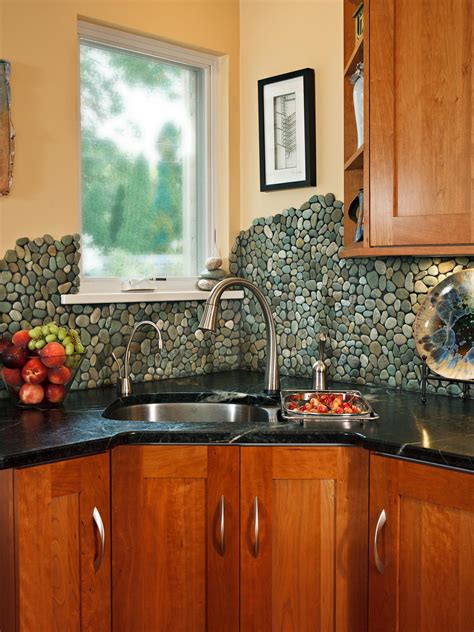 River Rock Backsplash Give A New And Natural Accent To Your Kitchen