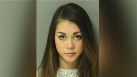 Cute Mugshot Girl Wins The Love Of The Internet Abc7 Los Angeles