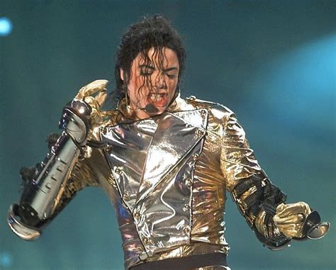 Une Exposition Autour Du Roi De La Pop Michael Jackson à Londres Et