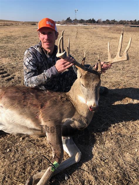 Trophy Whitetails In Kansas Thedraw