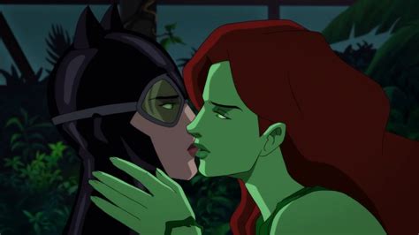Batman Hush Lesbian Kiss Catwoman And Poison Ivy Youtube