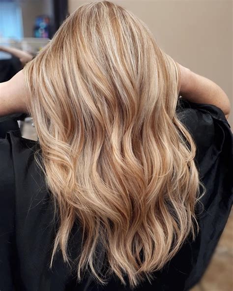 platinum blonde hair with strawberry blonde highlights