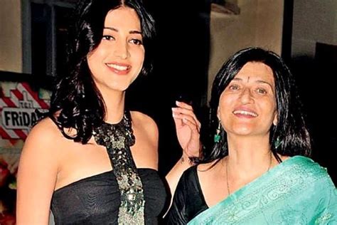 7 Gorgeous Mother Daughter Jodis Of Bollywood Bollywood Grill