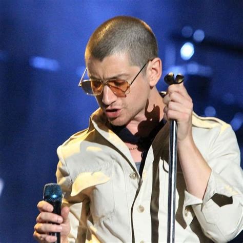 5 Evolusi Gaya Rambut Alex Turner Dari Masa Ke Masa Semua Halaman Hai