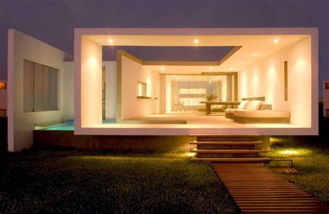 Modern Small Beach House Design Peru Javier Artadi