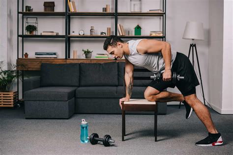 11 Realistic Benefits Of Working Out At Home Compared To The Gym