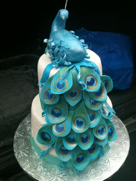 3)looking 60th birthday cake for ladies, have a look to these rose themed birthday cake. My life in a cupcake: "Peacock Cake" for Mom's 60th Birthday