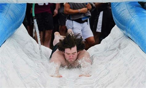 Photos Taking A Chilly Dip At Union To Fight Cancer