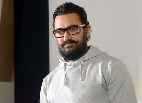 Aamir Khan Gets Emotional After Reading Handwritten Letter By Rekha