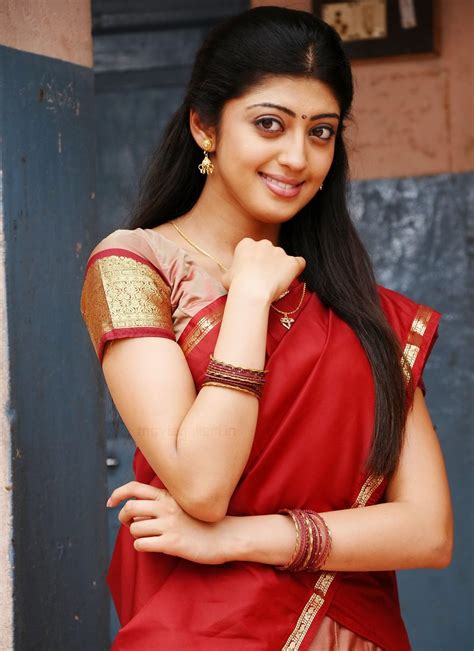 Bollywooddress Telugu Actress Pranitha Cute Hot Saree Wallpapers
