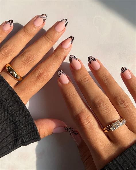 Stylish Almond Nails Every Trendy Woman Should Rock Hairstyle