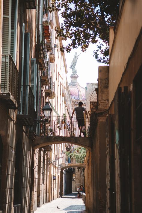 10 Things To Do In The Gothic Quarter In Barcelona Devour Tours