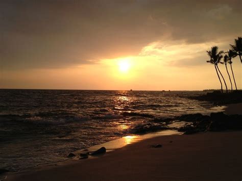 Sunset At Honl S Beach Kailua Kona Hawaii Kailua Kona Big Island