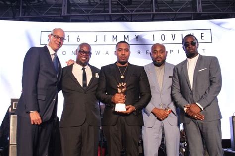 Diddy Presents Nas With Jimmy Iovine Icon Award At 2016 Revolt Music