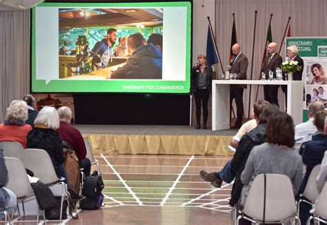 Das psd bank sommerkino findet im westfalenpark dortmund, an der buschmühle 100, 44139 dortmund statt. FOTOSTRECKE: Viele glückliche Empfänger bei der Verleihung ...