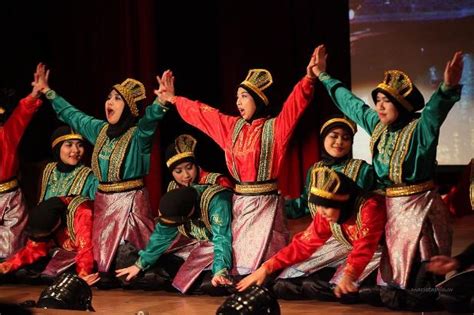 Salah satu unsur tersebut adalah musik pengiring. Musik Dalam Seni Tari - Seni-Musik-SMA