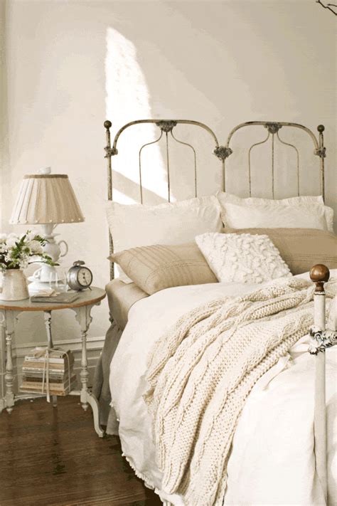 Decorating in warm colors can enliven a dull room or bring comfort to a stark space. 23 Warm Paint Colors - Cozy Color Schemes