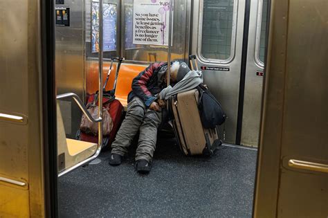De Blasio Denies Mta Subway Homelessness Out Of Control