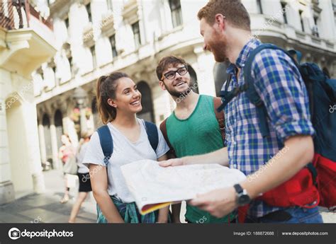 Young Happy Tourists Holding Map Sightseeing City — Stock Photo ...