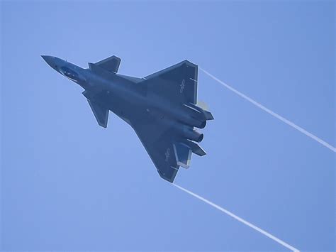 China Debuts New J 20 Stealth Fighter Jet Cbs News