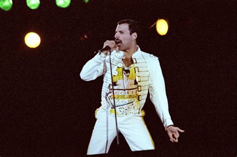 Freddie Mercury Recorded The Show Must Go On In 1 Take With Help From