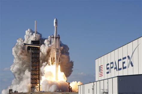 Elon musk's company spacex is building a vehicle that could transform space travel. Elon Musk's SpaceX sends world's most powerful rocket on first commercial flight - TVTS