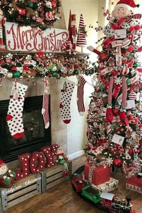 25 Free Christmas Tree Decorations To Bring Holiday Cheer