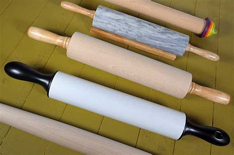 Traditional Style Hand Turned Beechwood Rolling Pin Cooking Utensils