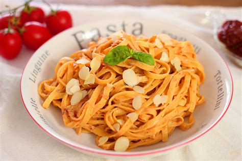 Fettuccine Al Pesto Di Pomodorini Secchi Ricetta Fatto In Casa Da