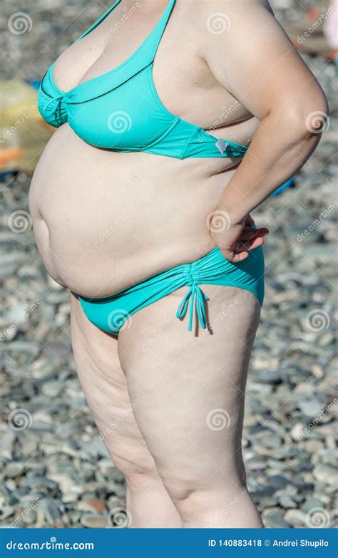 Najmenej Zkos Svedomit Fat Woman In Bikini Ako Precedens K Zeln K