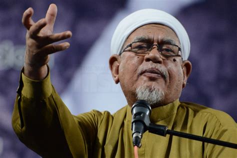 Perjuangan tuan guru haji abdul hadi awang dalam kancah. Hadi Awang Asks Non-Muslims Why They Can Accept Communism ...