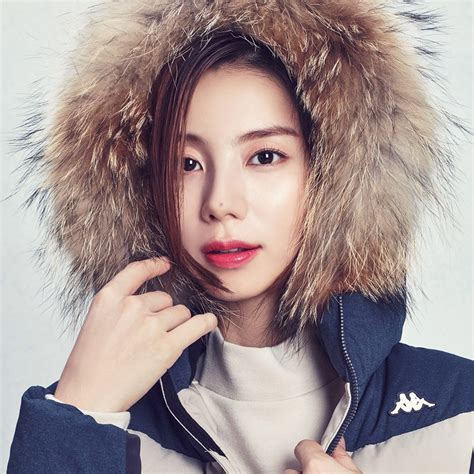 Ho72 Kpop Girl Winter Model Face Beauty Wallpaper