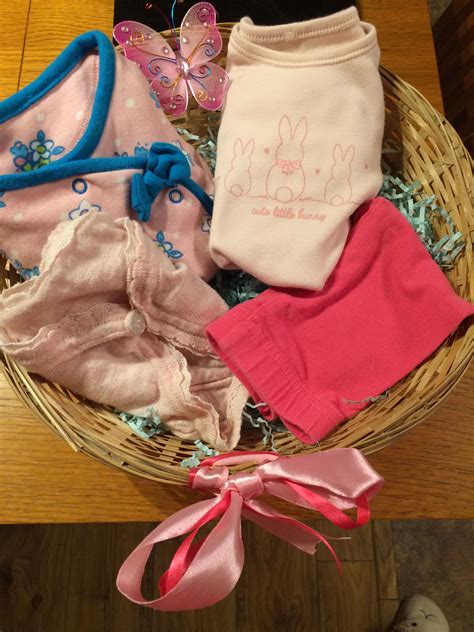 Buy newborn baby gift baskets & baby gifts australia on express delivery. Homemade newborn baby girl gift basket 👶🏼👶🏽😊 | Newborn ...