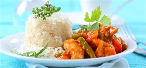 Bouchées a la reine poulet et champignons, sauté de veau aux petits pois. Receta de pollo agridulce para el fin de semana