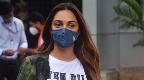 Kiara Advani Asked To Remove Mask At Airport To Confirm Identity Fans