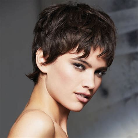 These cuts range from edgy cropped cuts, pixies, choppy layers, modern lob, to a. 50 Trendy Pixie Haircuts + Short Hair Ideas for 2020-2021 ...