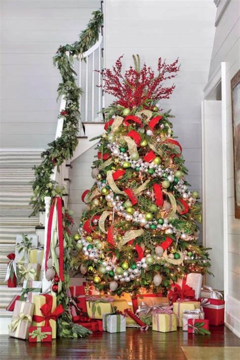 25 Most Inspiring Christmas Garland Decoration Ideas
