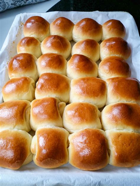 Perfectly Soft And Fluffy Dinner Rolls The Genetic Chef