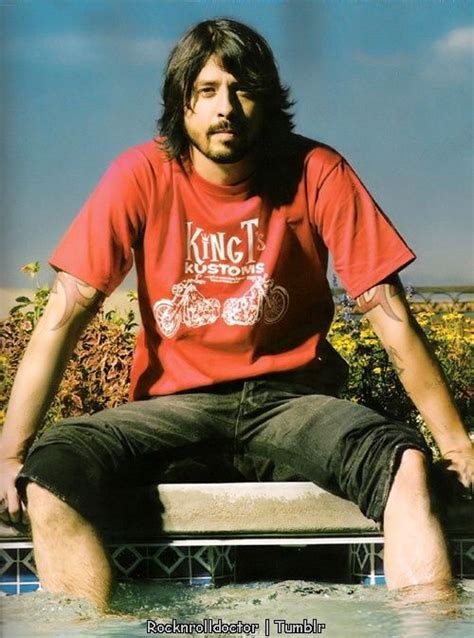 Foo Fighters Dave Grohl Foo Fighters Nirvana Pretty People Beautiful People There Goes My