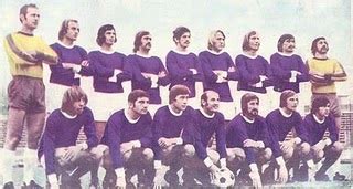 ˈuːjpɛʃt) is a hungarian professional football club, based in újpest, budapest, that competes in nemzeti bajnokság i. Botões para Sempre: Újpest Dózsa SC 1973 - Budapeste ...