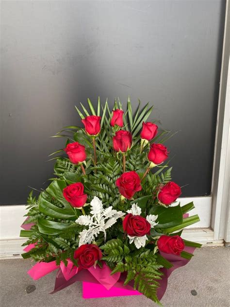 Box Arrangement Of 12 Red Roses Blooms On Parkhill