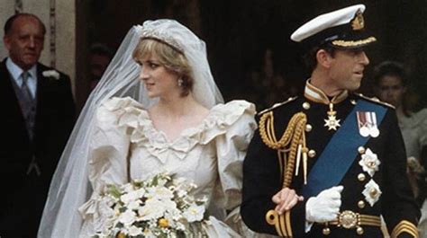 Putri diana jelas menikmati pakaian bulan madu dan terus mengenakannya pada beberapa kesempatan lain, termasuk turnya tahun 1983 di australia. Replika Gaun Pengantin Putri Diana Dibuat, Ini Tanggapan ...